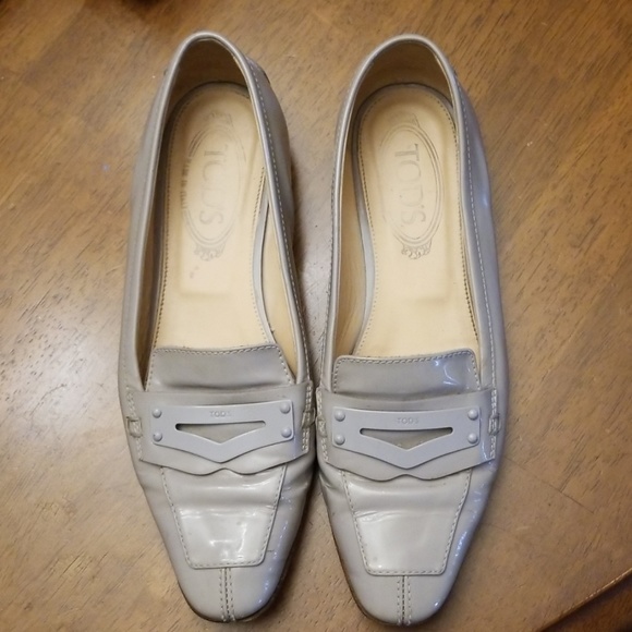 Tod's Shoes - Women's Tod's oatmeal leather loafers